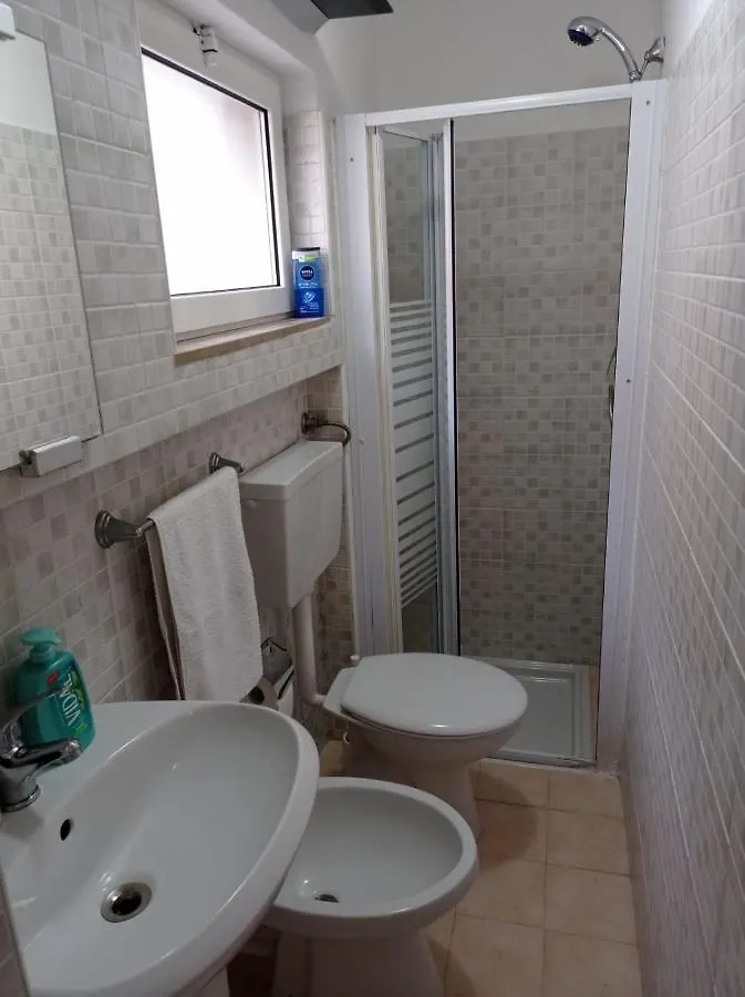 Bari Guest House 0*,